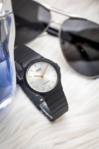 Casio Unisexuhr – MQ-24-7E2LDF