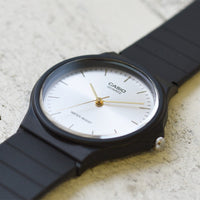 Casio Unisexuhr – MQ-24-7E2LDF