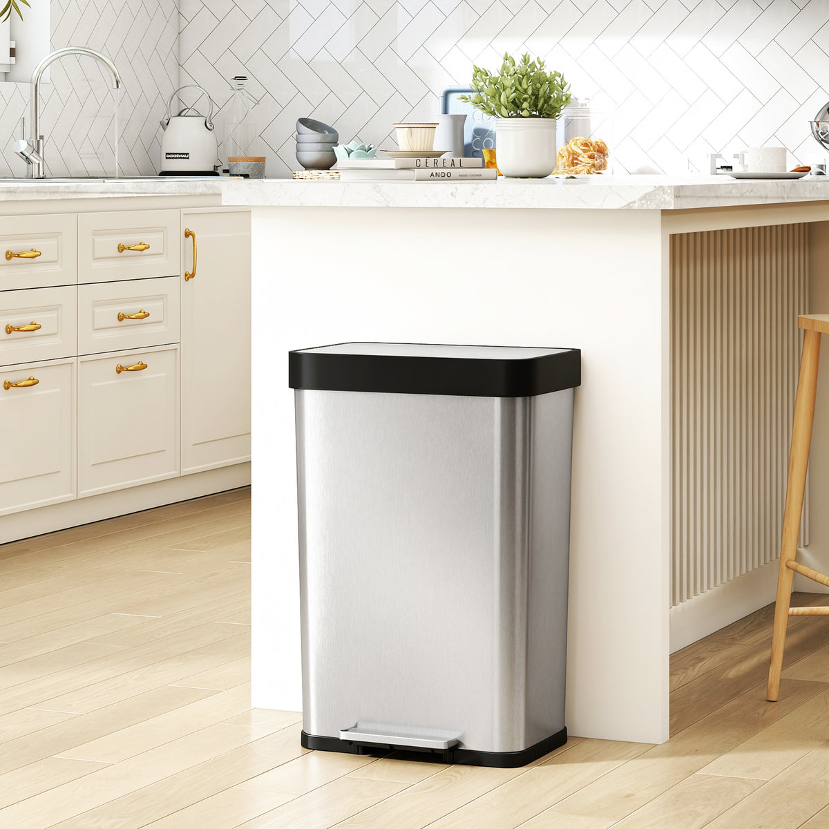HOMCOM 60 L Mülleimer mit Fußpedal, Edelstahl-Abfalleimer mit sanft schließendem Deckel, Silberfarben – Produktabbildung 2