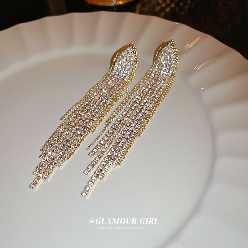 Lange Ohrringe „Fließende Kieselsteine“ – gold – Produktabbildung 5