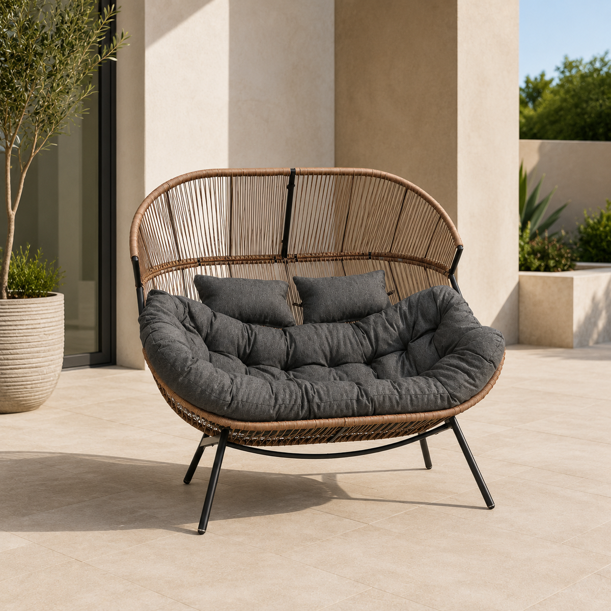 Modernes Gartensofa / Doppel-Kuschelsessel in Cocoon-Form – Naturbraun & Graphit – Produktabbildung 3