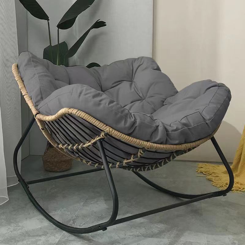 Moderner skandinavischer grauer Schaukelstuhl Cocoon – Produktabbildung 2
