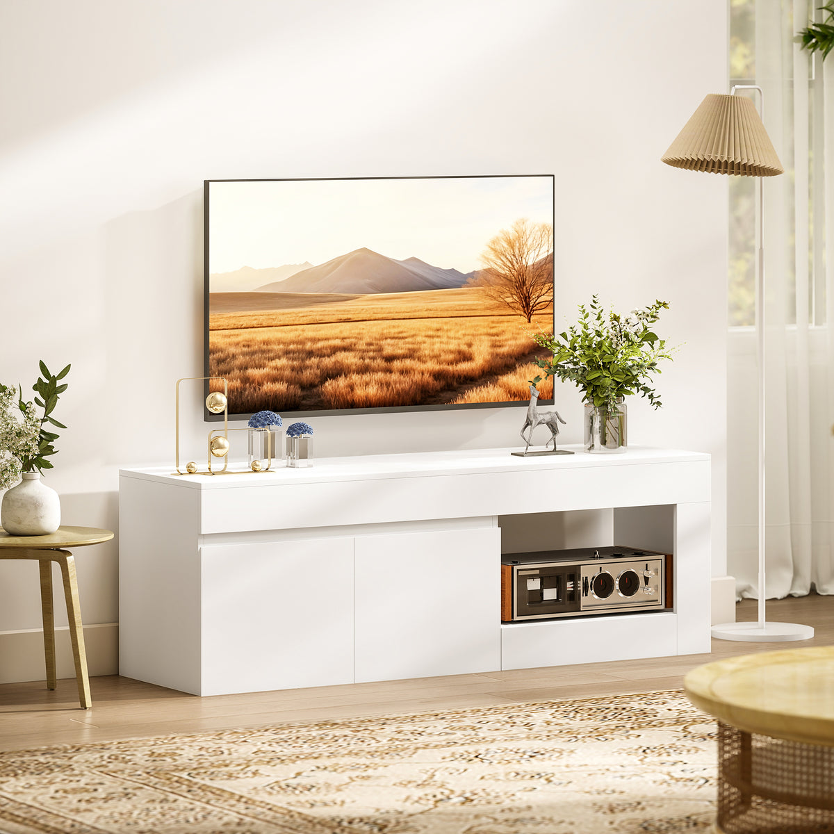 HOMCOM Modernes TV-Lowboard fürs Wohnzimmer mit 2 Türen, offenem Fach und Griffen, für TVs bis 60 Zoll – Produktabbildung 2